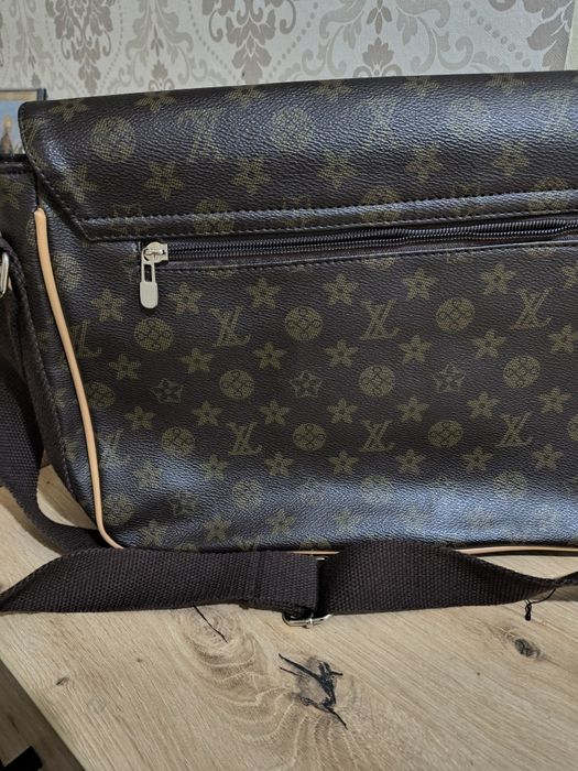 Дамска спортна чанта Luis Viuton