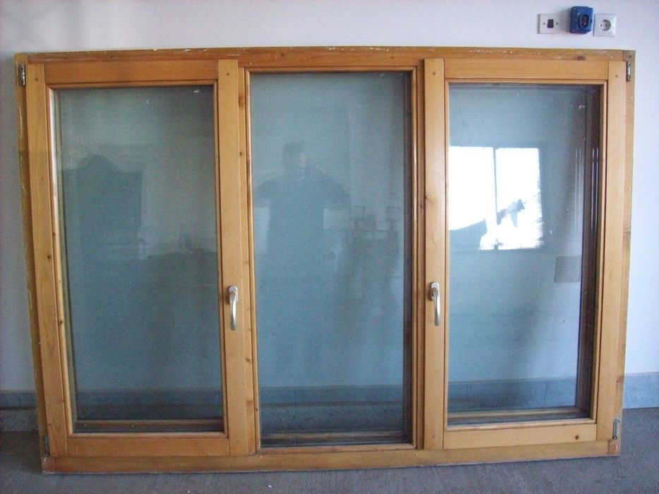 Geamuri termopan cu tâmplărie din lemn stratificat