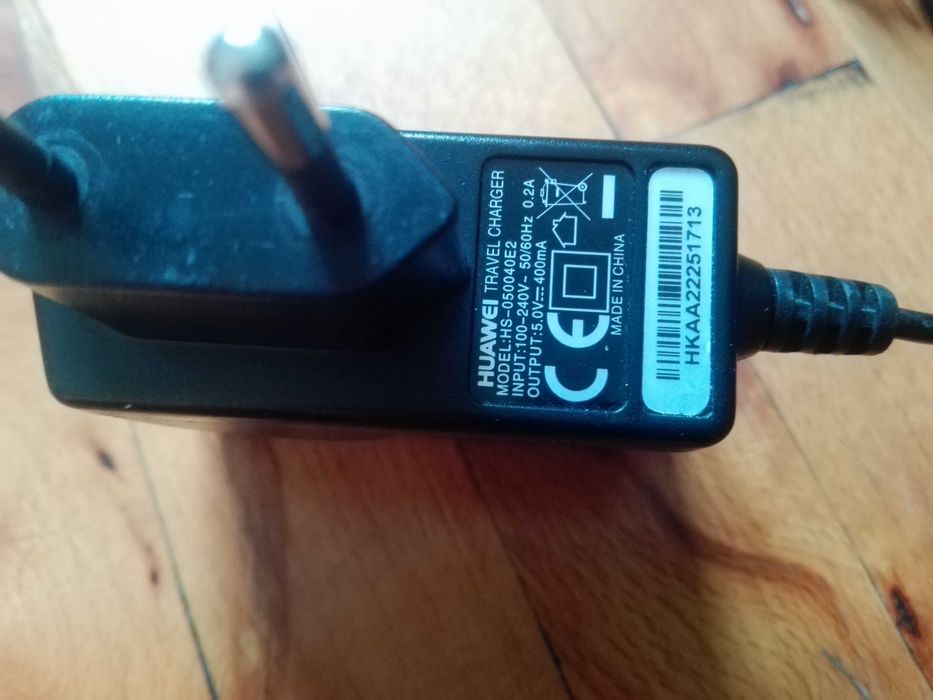 Huawei и др. Оригинално зарядно за лаптоп и кабели