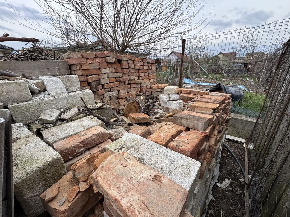 Caramida si bca de vanzare