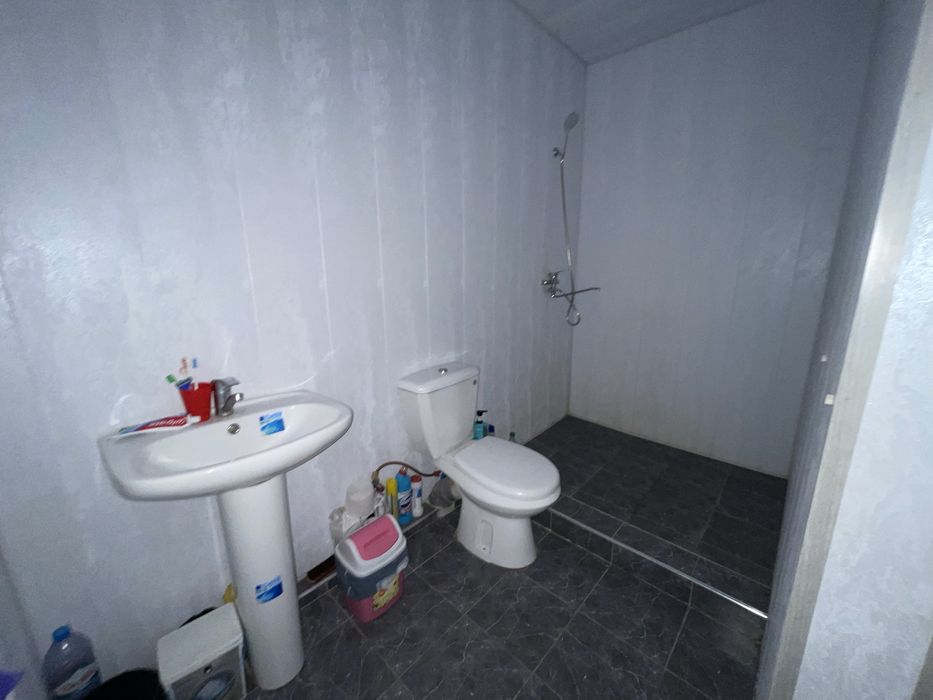 Kvartira sotiladi yangi remont navastroyka