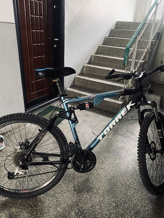 Vand bicicleta , aporape noua