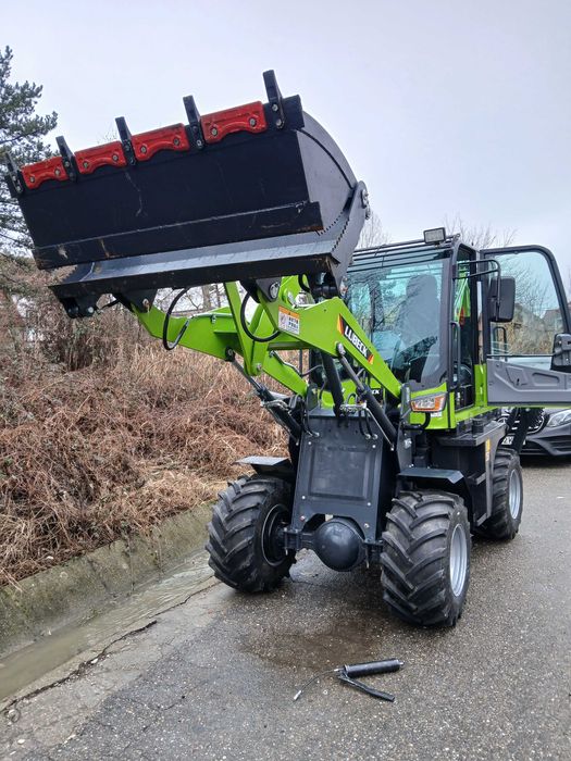 De Închiriat Mini Buldo miniexcavator