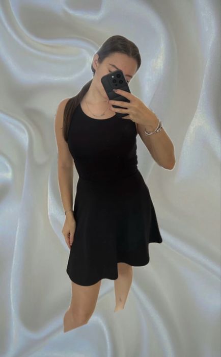 Rochita cu spatele gol