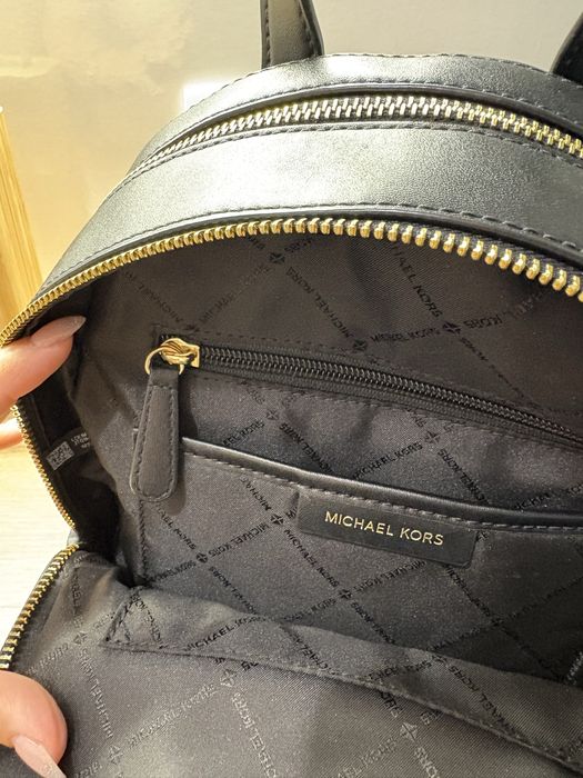 Черна Раница Michael Kors