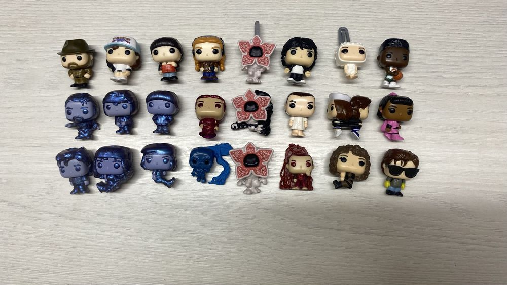 Полная коллекция фигурок «Очень странные дела» Киндер Джой