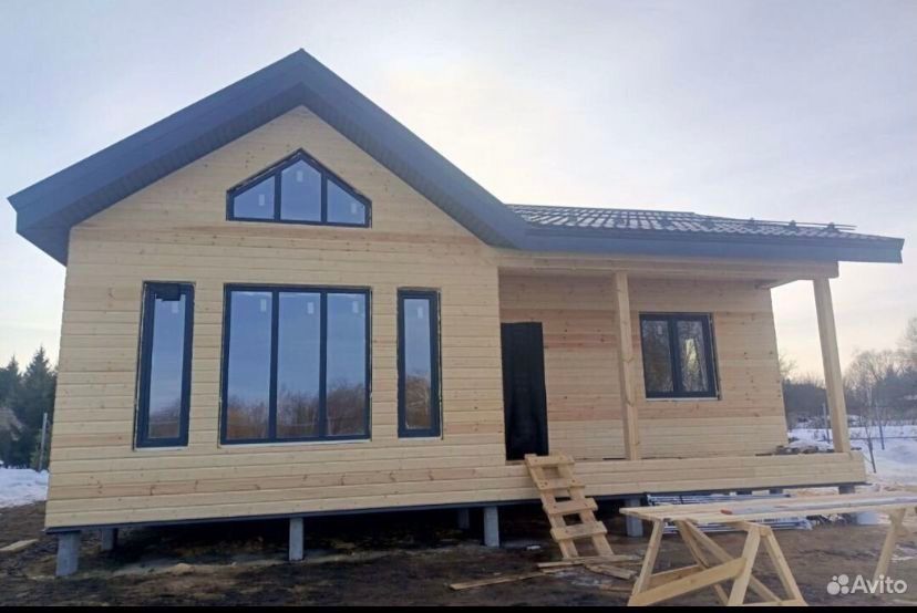 Case de locuit  pe structura metalica