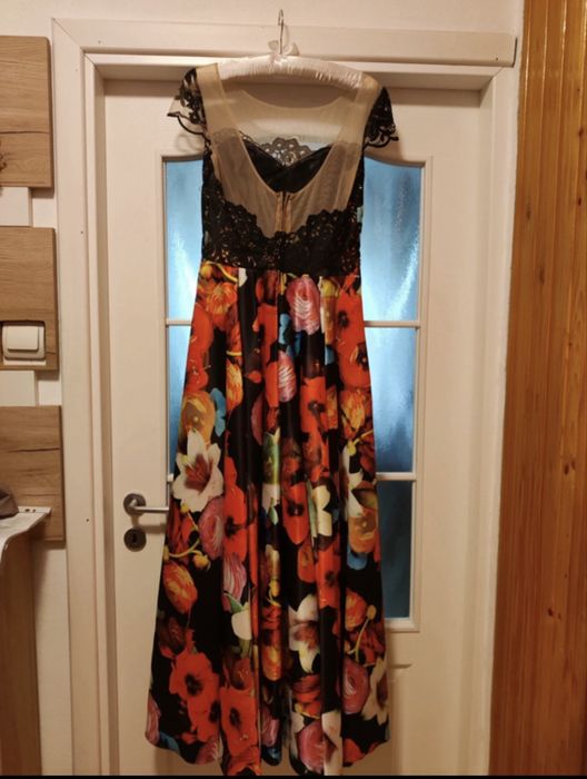 Rochie lunga eleganta cu flori