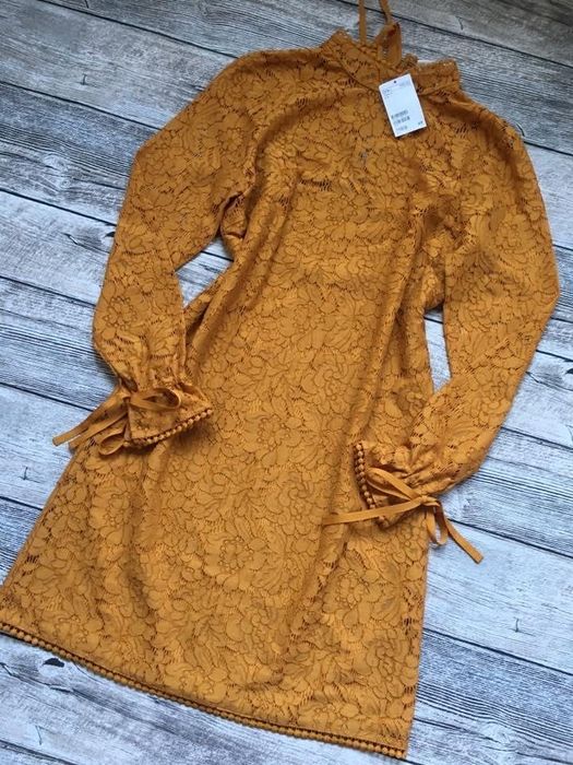 Страхотна рокля с дантела