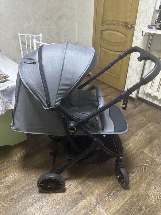 Продам новую коляску