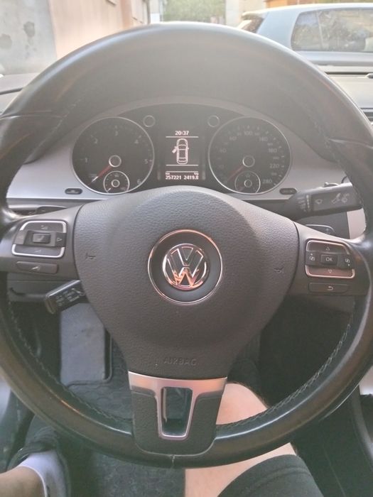 Vând Volkswagen PASSAT CC Diesel  2000 L
