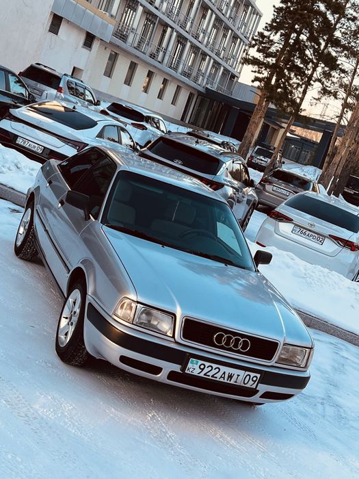 Audi 80 B4 автомат в отличном состоянии.