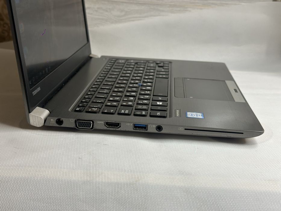 Ультратонкий ноутбук Toshiba Laptop 14 intel Core i5 8/256Gb SSD
