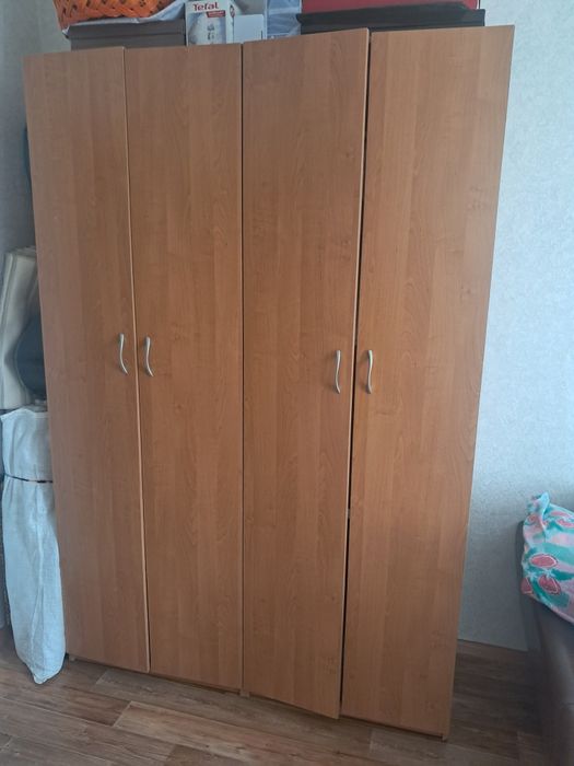 Продам 2 шкафа недорого