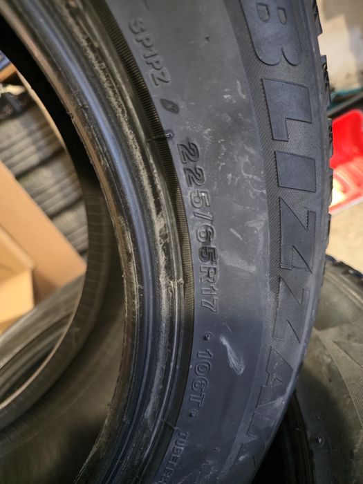 Продам резину 225/65R17 Brigestone