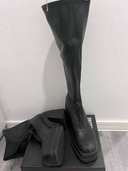 Дамски боти и ботуши