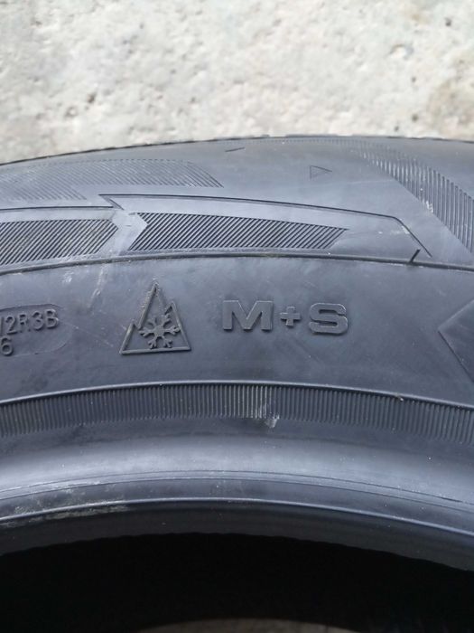 2 Нови зимни гуми 215/65R16 Goodyear UG Perform 3 98H DOT3424 Germany