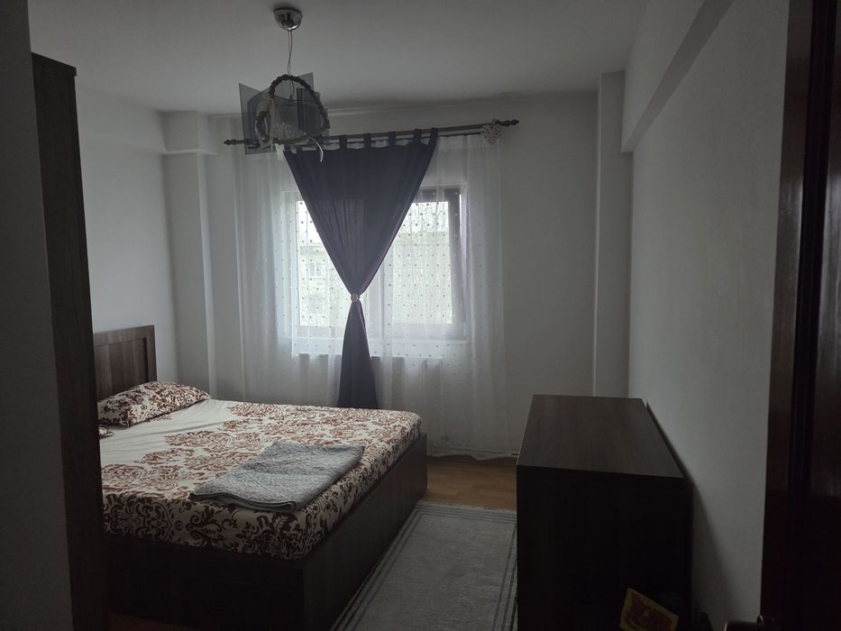 Închiriez apartament 3camere Pitești cartier Trivale
