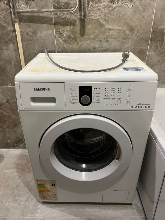 Продам машинку стиральную