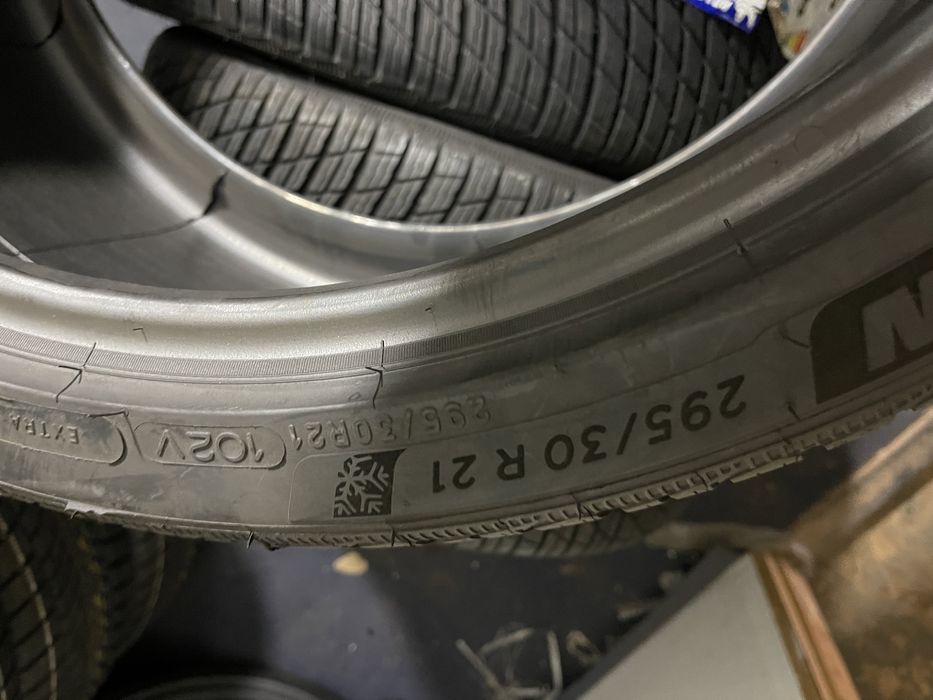 4 Anvelope Noi de iarna Michelin 295/30/21 dot 2020