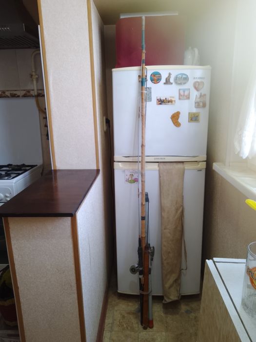 Удочки, спиннинг, сети и другие принадлежности для рыбалки