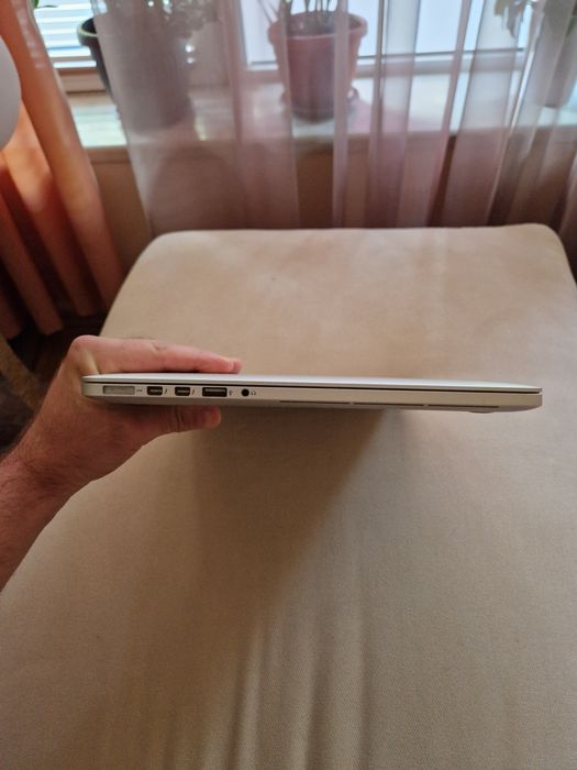 Apple MacBook Pro 15" - 16 GB RAM 2.2 GHz i7 / Макбук Про 15 инча