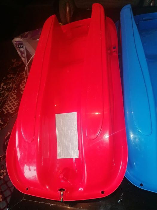 Пластмасови шейни  2бр.