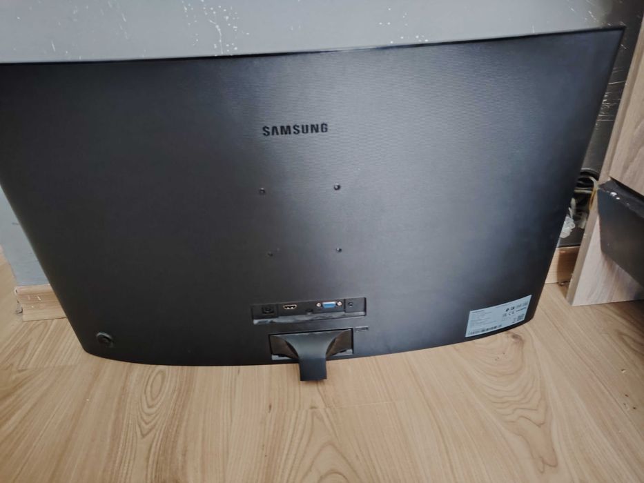 Vând Monitor Samsung Model :S27C366EAU