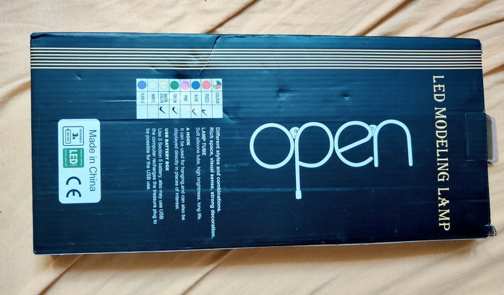 Reclama luminoasă OPEN.