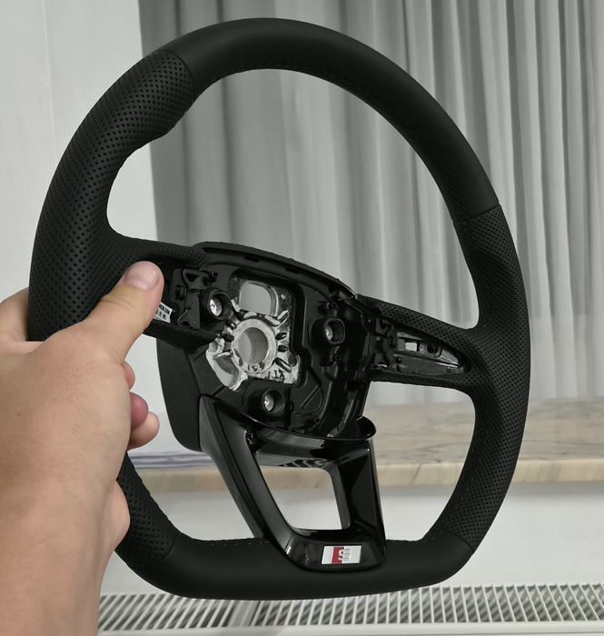 Volan nou Audi A3, A4, A5, A6, Q3 cu sigla originală S-line,  teșit si piele perforată!