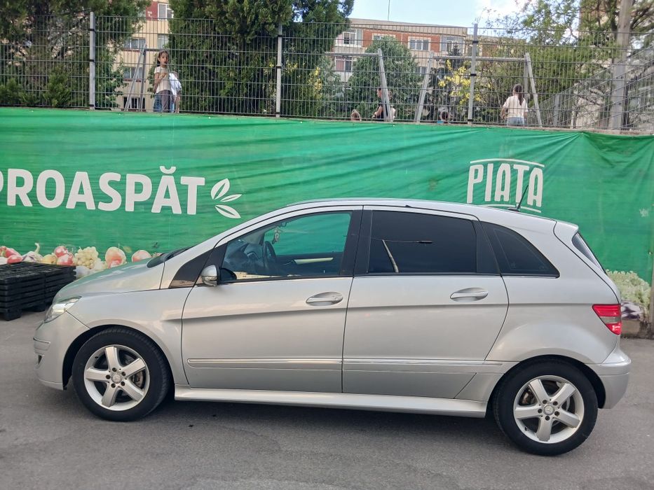 Mercedes-Benz B200