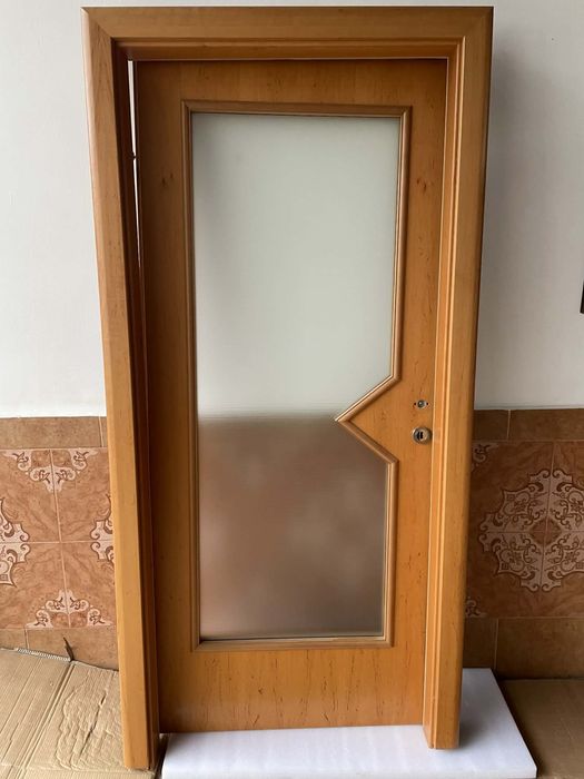 6 usi de vanzare cu tot cu toc