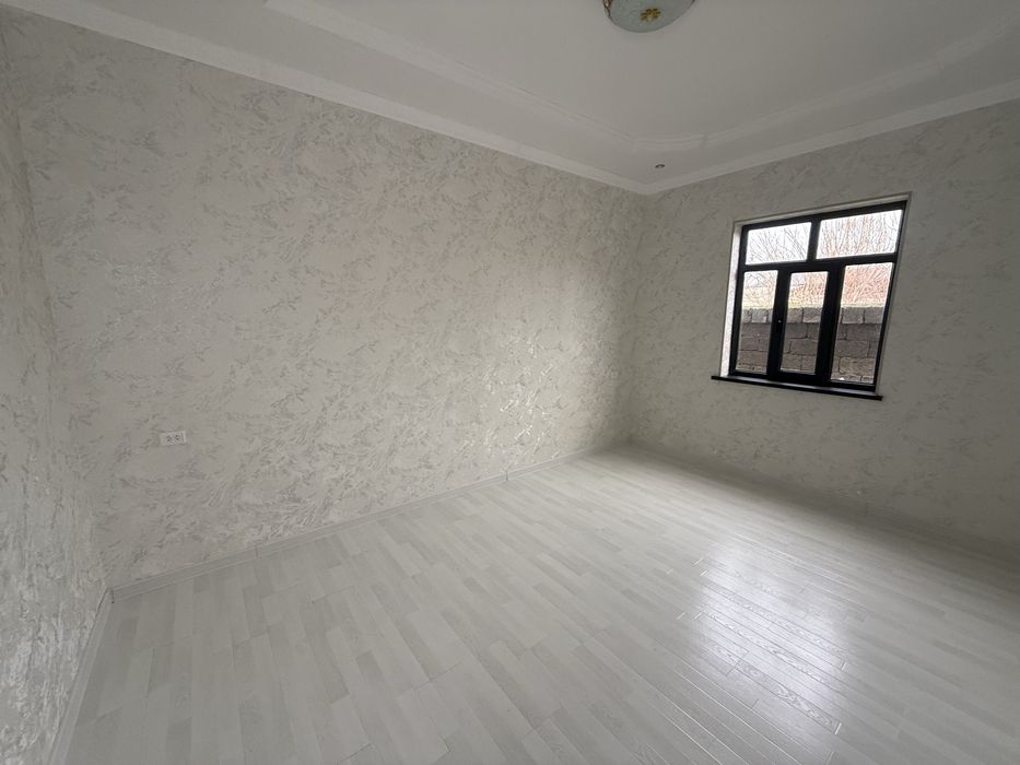 Срочно продается 2 сотх 4 хона Жданов