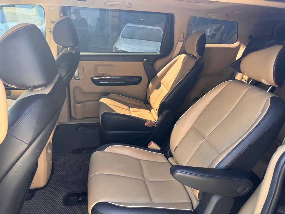 2020 Kia Carnival