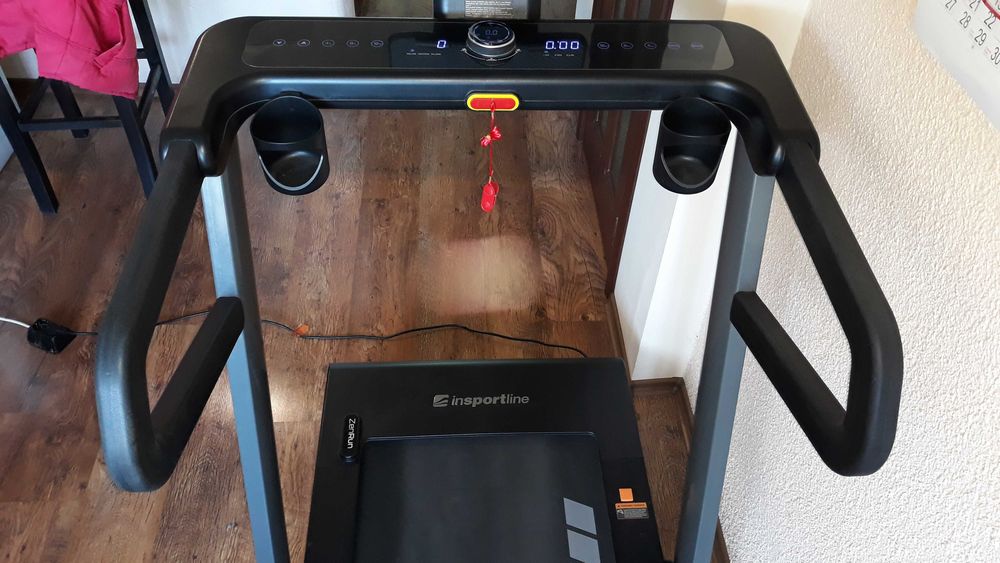 Продавам бягаща пътека нова .