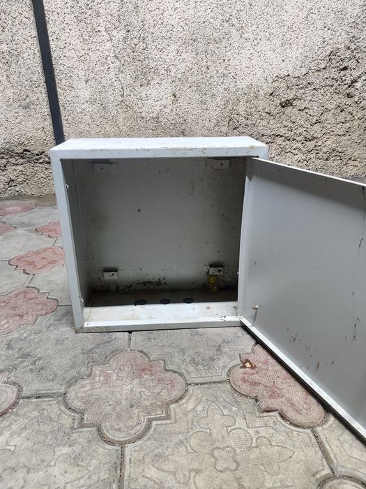 Продам щиток под счётчик