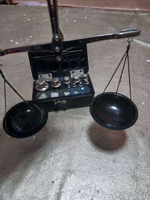 Aptechniy tosh Tarozi