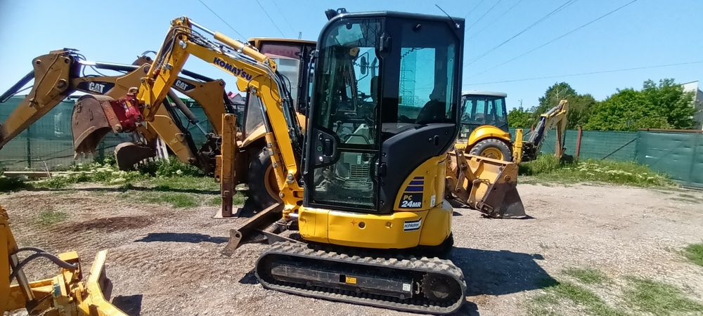 Miniexcavator komatsu braț lung 4 cupe+freza burghii