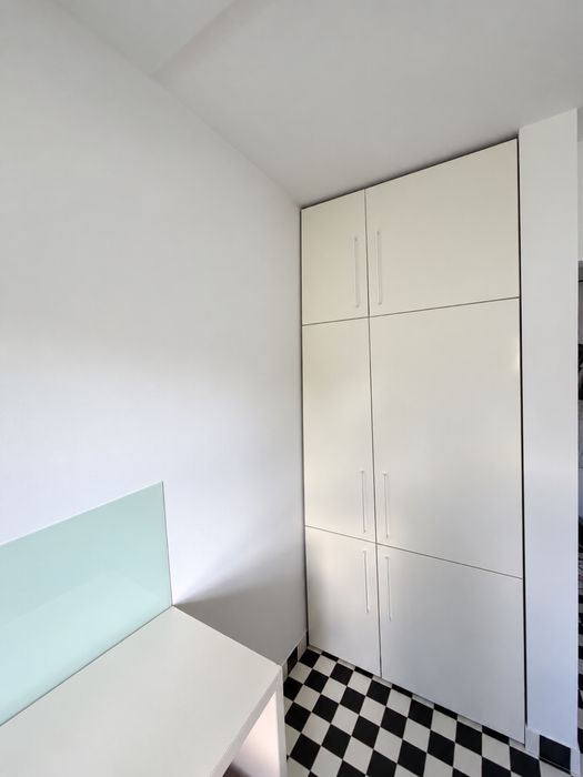 Mobilă bucătărie completă + electrocasnice Bosch / Electrolux / Beko – stare foarte bună
