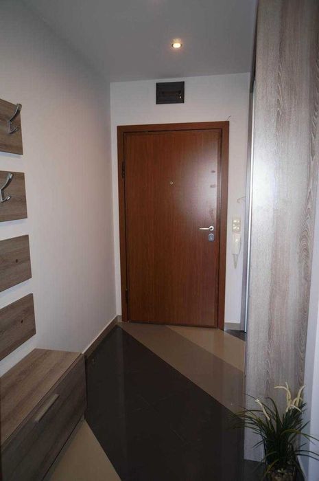 Дава се под наем Тристаен апартамент в София, Център - 90 кв.м за 850 € - Снимка #2