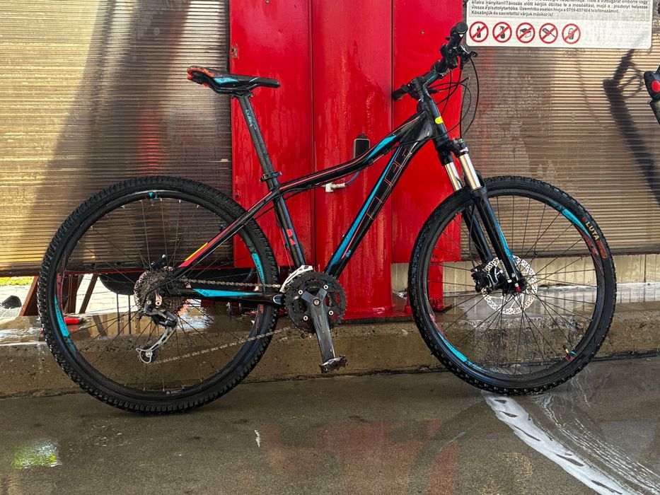 Vând bicicletă CUBE ACCES