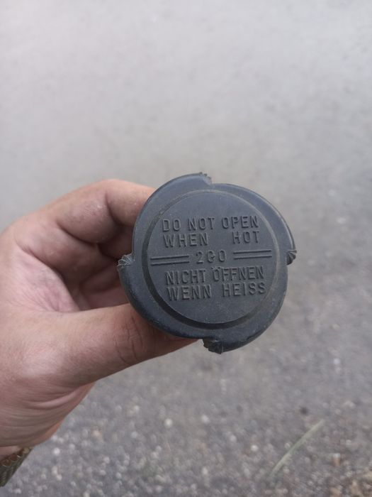 Продам болты и расш.крышку