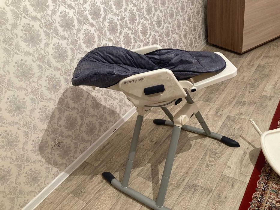 Детский стул со столиком