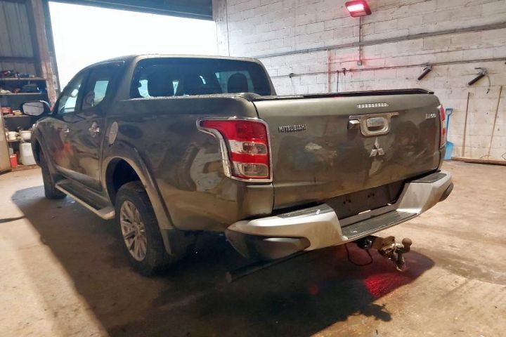 Dezmembrez Mitsubishi L200 5 [2015 - 2020] Pickup 2.4 D AT (181 hp)