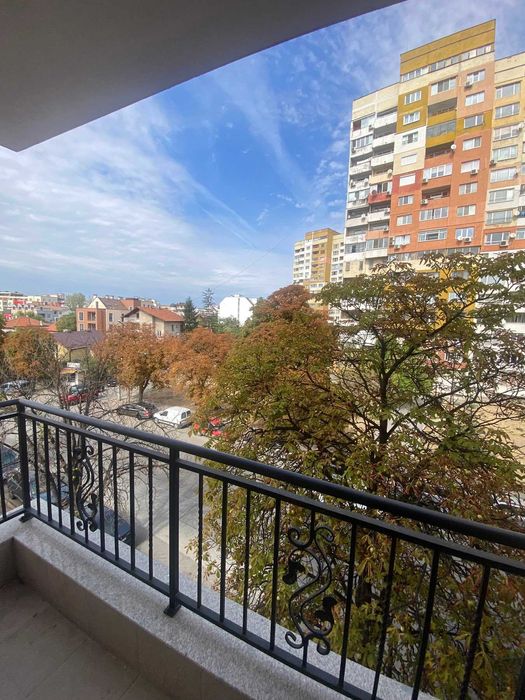 Дава се под наем Тристаен апартамент в София, Център - 86 кв.м за 766.94 € - Снимка #12