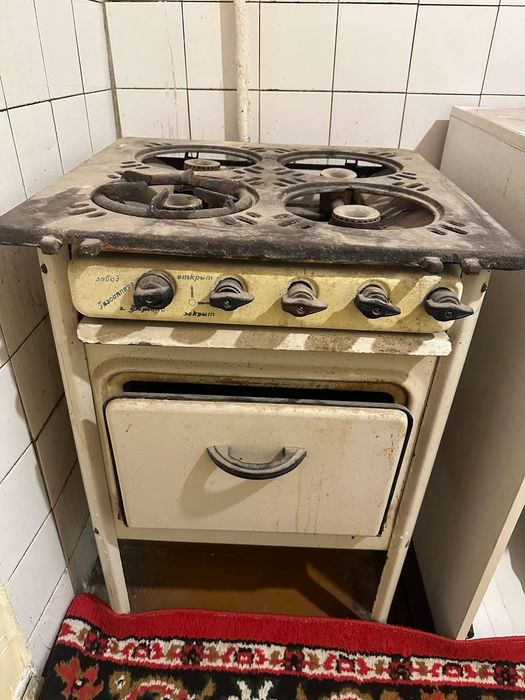 Российский шкаф ва газ плита сотилади