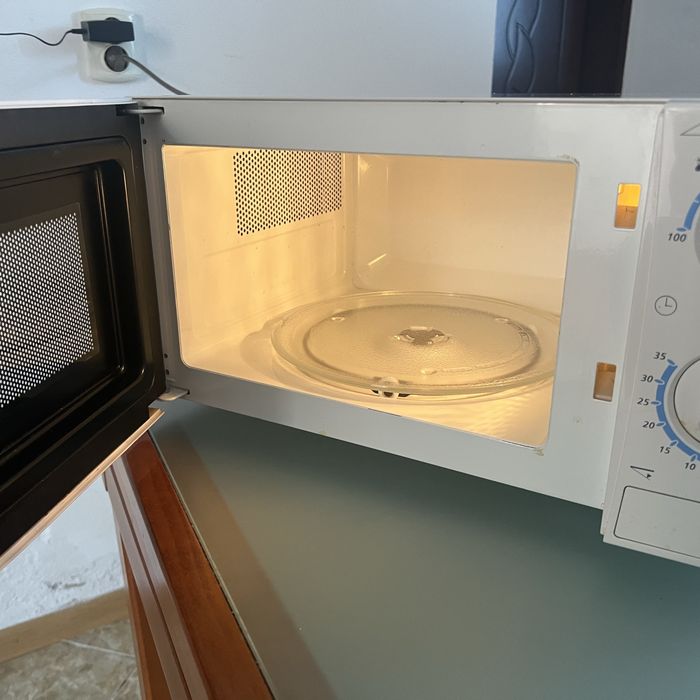 Cuptor cu microunde Samsung ca nou