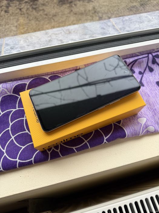 Realme 12 + plus ecran fisurat