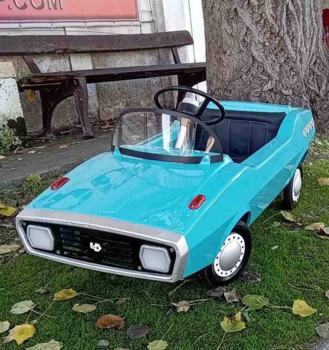 Радуга метална количка с педали детска ретро не Москвич