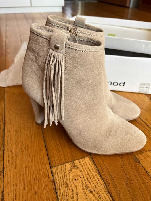 Боти с ток от естествен велур на Promod